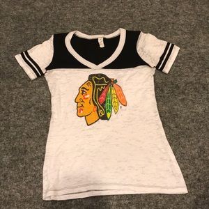 Women’s Chicago black hawks tee size small